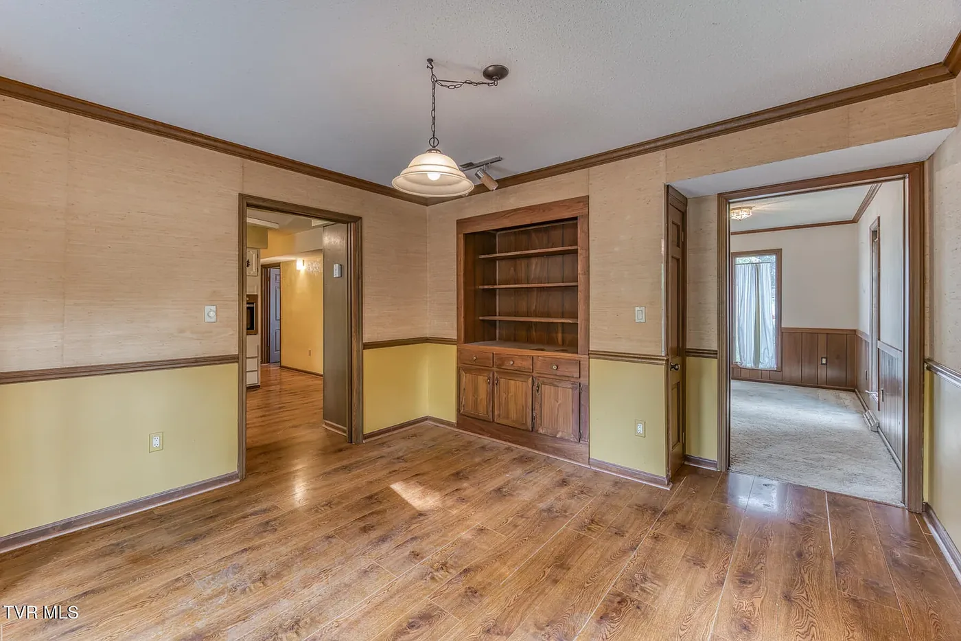 308 Castaway Drive before — living room