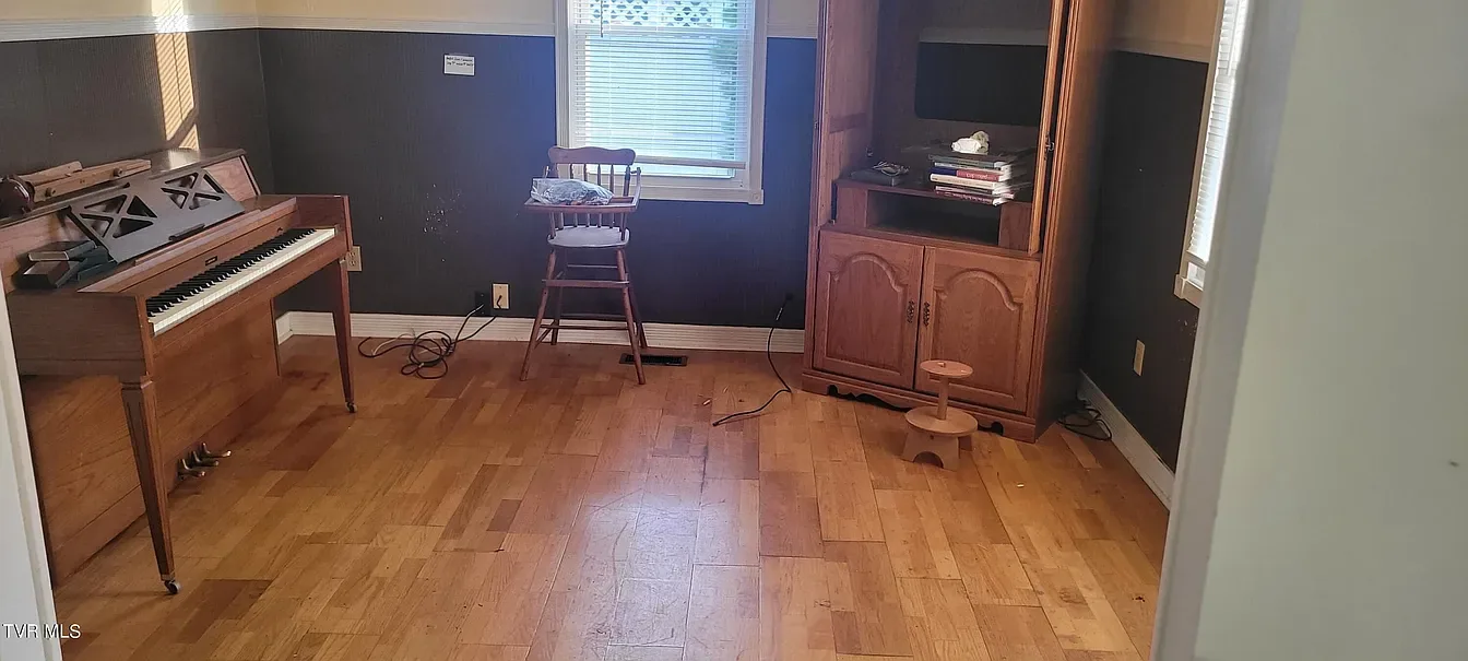 1301 Midland Drive before