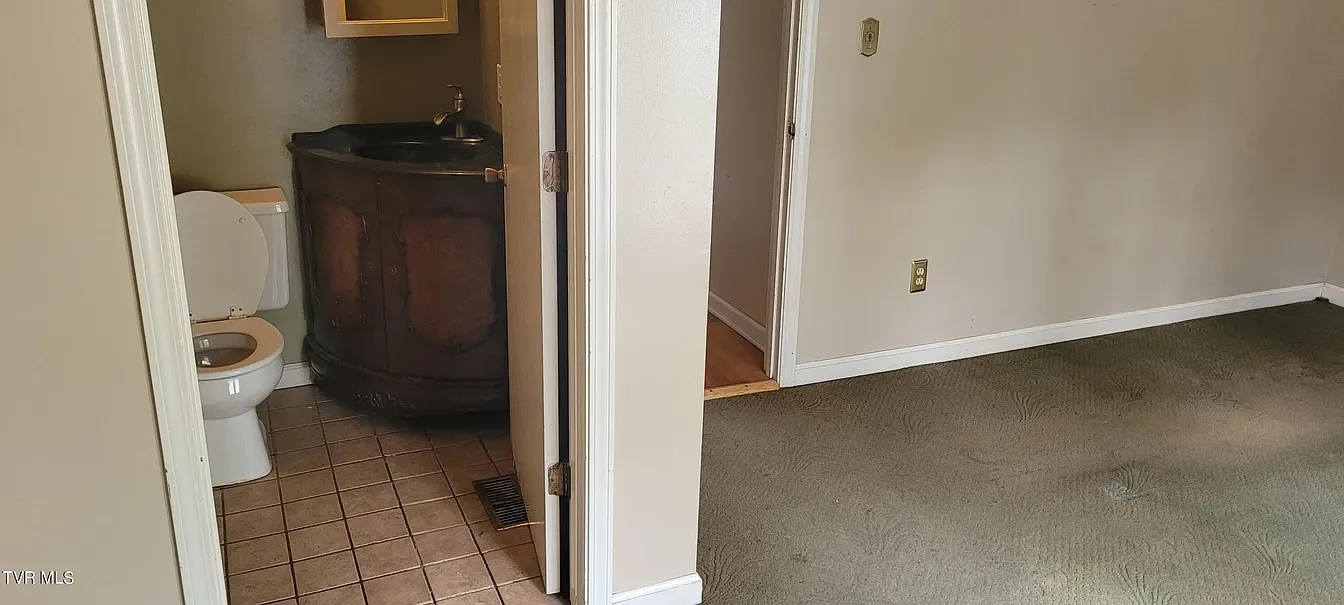 1301 Midland Drive before